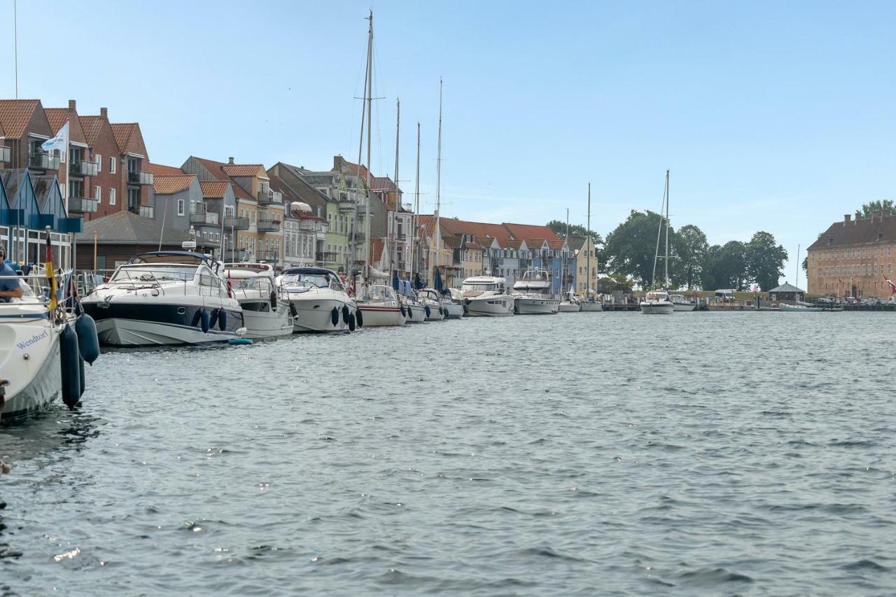 Luxury City Center Harbour Apartment 2 Bedroom Sonderborg Exterior photo